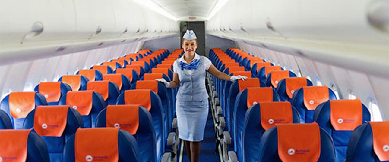 Flugbegleiterin von Armavia: Bald ohne Job?