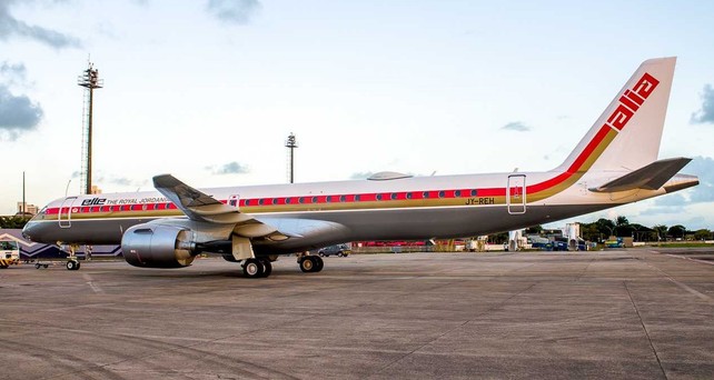 E195-E2 von Royal Jordanian: Das Flugzeug hat den Retro-Look aus den 1970er-Jahren.