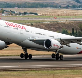 Iberia airlines airbus a330 300 ec lzx