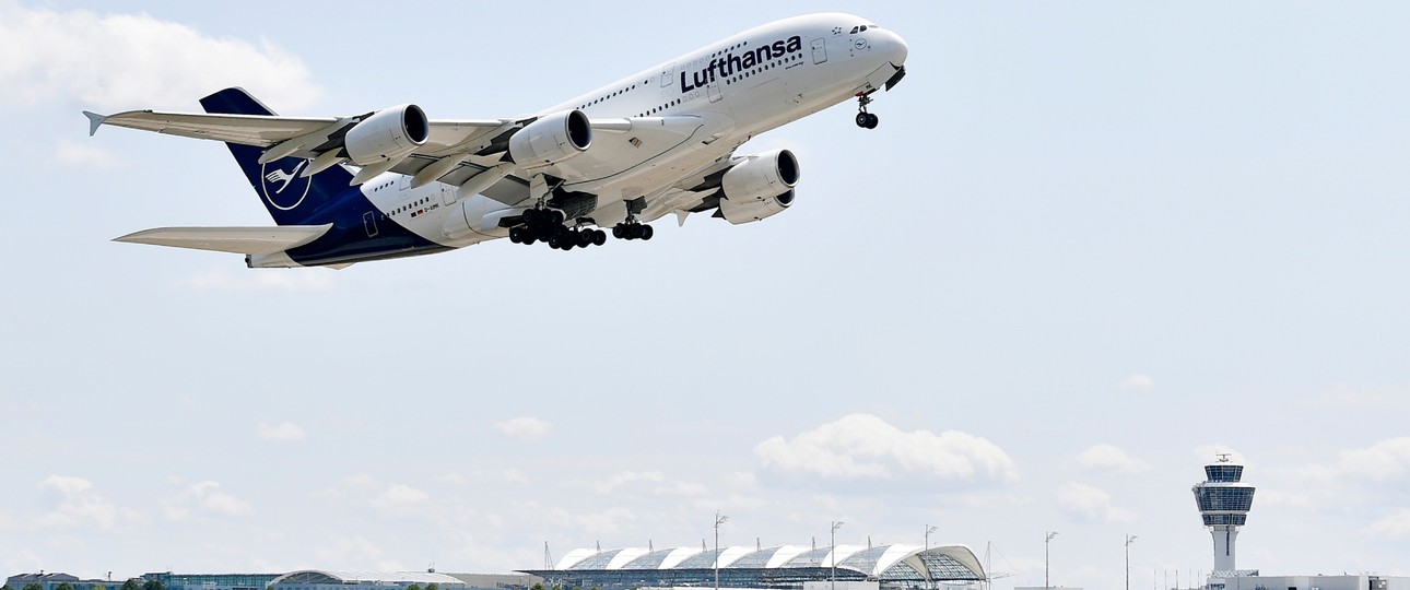 Die D-AIMK in München: Einer von sechs Lufthansa-A380 diesen Sommer.