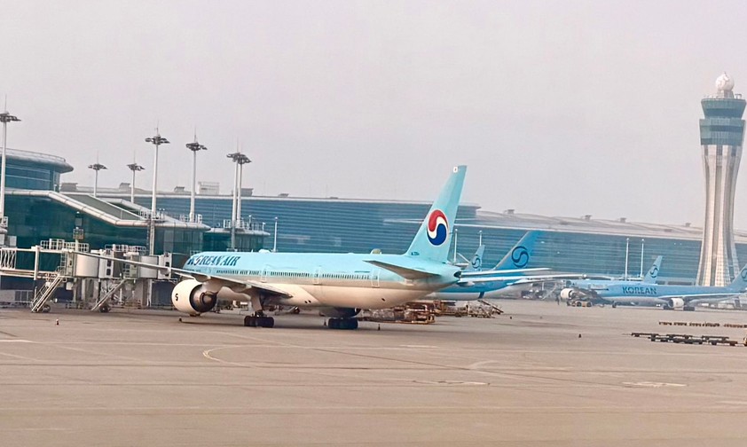 Flughafen Incheon mit Flugzeugen von Korean Air: Flughafenchef und der Präsident des Landes streiten öffentlich.