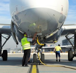 Flugzeugbetankung vom Airport Wien: Die Zukunft bringt auch andere Kraftstoffe.