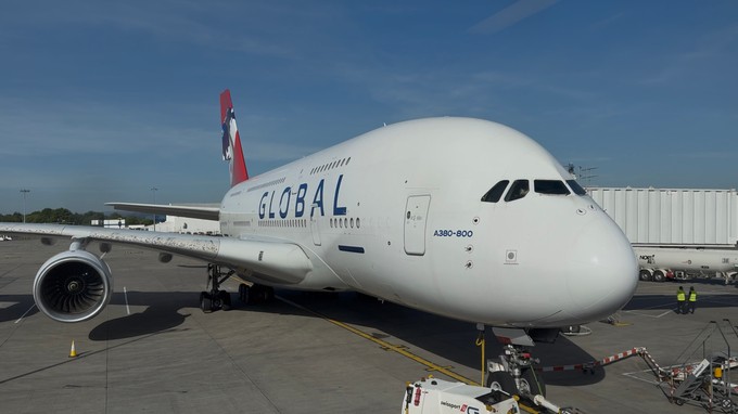 Global AIrlines setzt voll auf den Airbus A380. Derzeit besitzt sie ein Exemplar, die 9H-GLOBL.