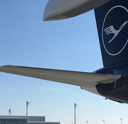 Lufthansa-Jet in München: Die Airline muss Slots abgeben - falls es Bieter gibt.