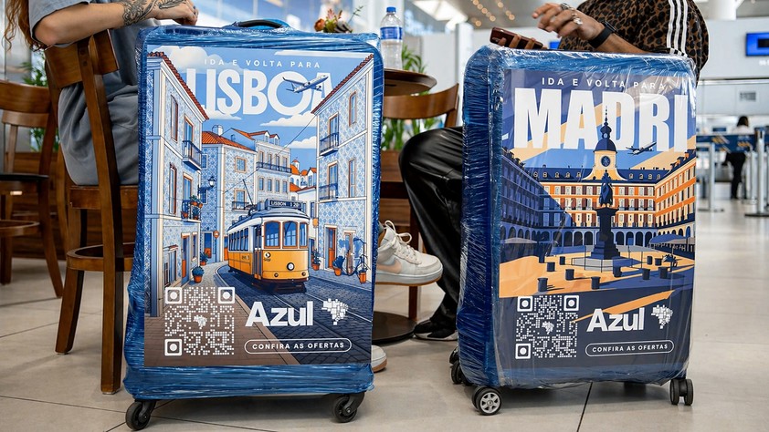 Eingepackte Koffer von Azul: Kostenlos - und kostenlose Werbung.