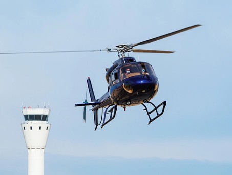 Hubschrauber an einem Flughafen: Die FAA hat die Regeln verschärft.