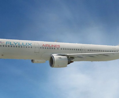 Airbus 321 in den Farben von Flylux Airlines: