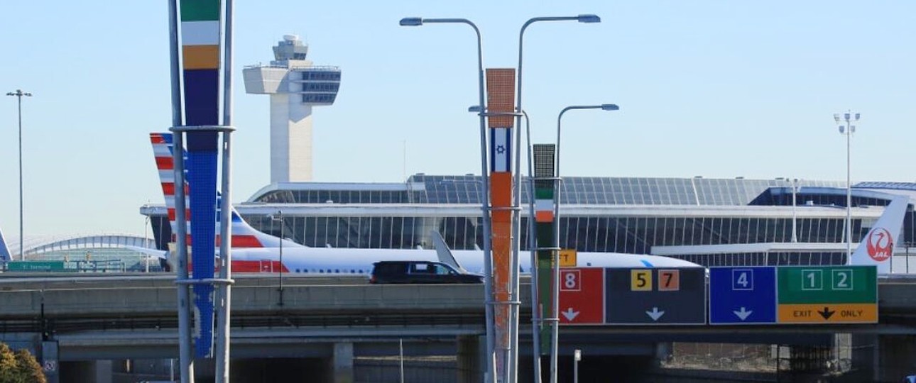 Als zweiter Flughafen in den USA schafft das New York JFK. Erst kürzlich erhielt er die Verbindung nach Ozeanien, die ihn auf die Liste setzte: Air New Zealand fliegt mit einer Boeing 787-10 nach Auckland.