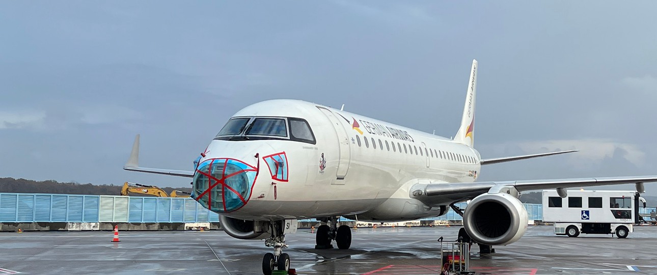 Die Embraer E190 von German Airways in Köln.
