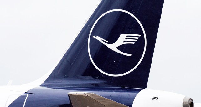 Leitwerk eines Airbus A320 von Lufthansa: Die Fluglinien der Gruppe rücken noch enger zusammen.