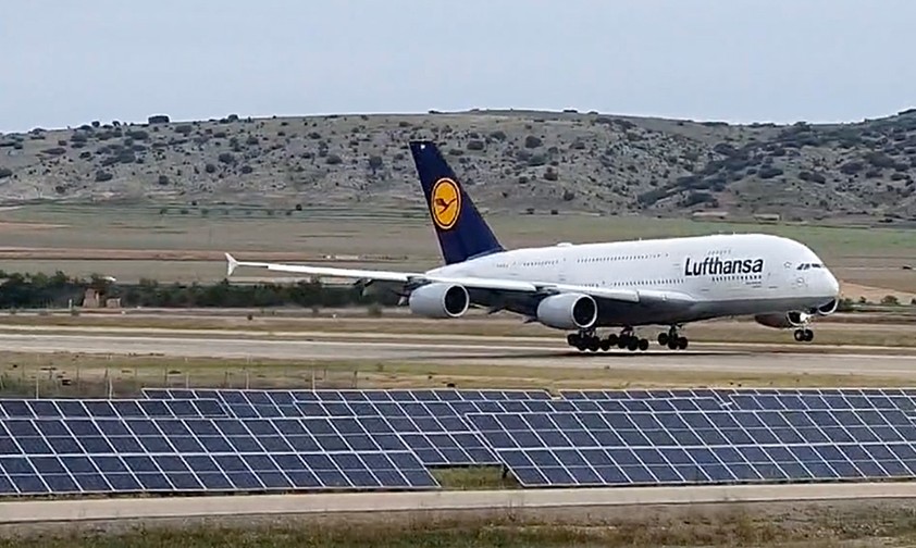 Die Landung der D-AIMH: Trifft in Teruel auf ihre Schwestern.