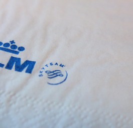 KLM-Serviétte: Keine Abkehr vom Sandwich auf längeren Europaflügen.