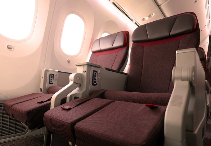 Premium-Economy-Sitz von Recaro in der Boeing-787-Kabine von Air India.