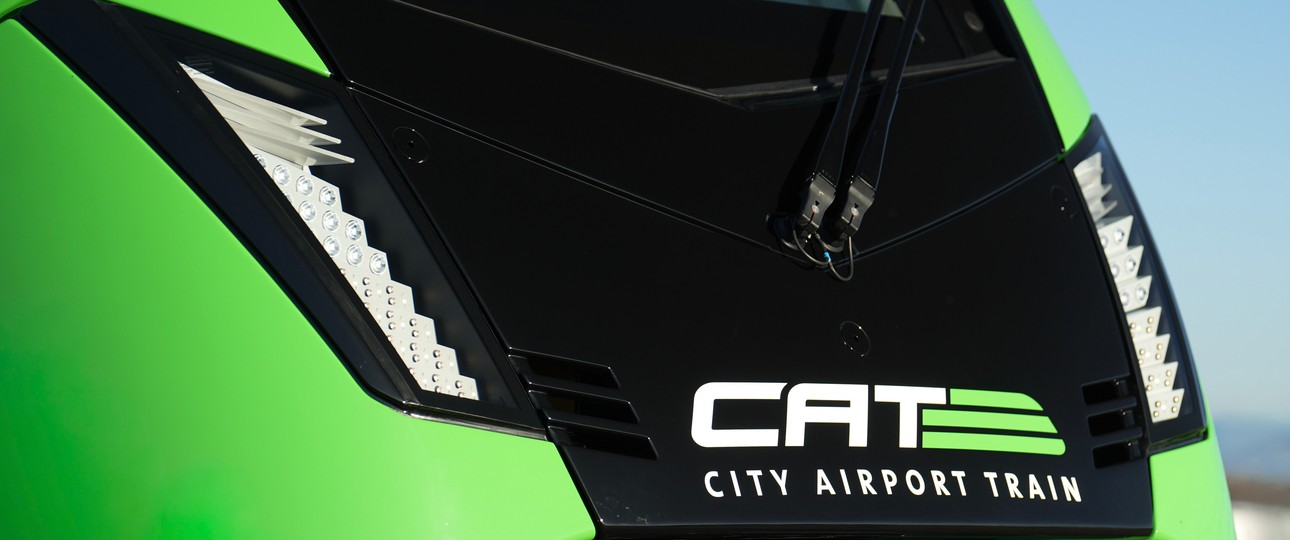 Die Lok des neuen CAT City Airport Train.