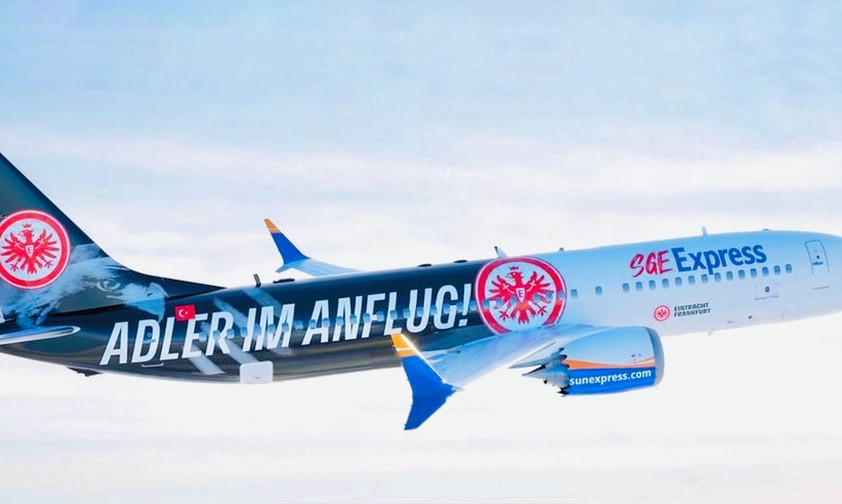 Die künftige Eintracht-Frankfurt-Lackierung von Sun Express: Sie setzte ...
