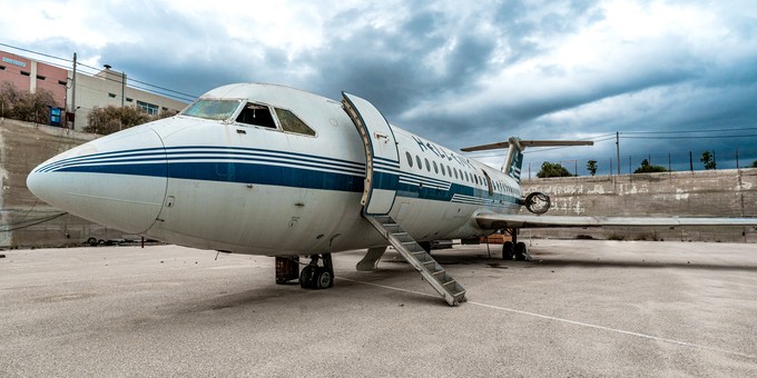 Die BAC 1-11 727 an ihrem Standort in Ellinikon.