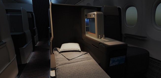 Jeder Business-Class-Sitz lässt sich in ein komplett flaches Bett umbauen.