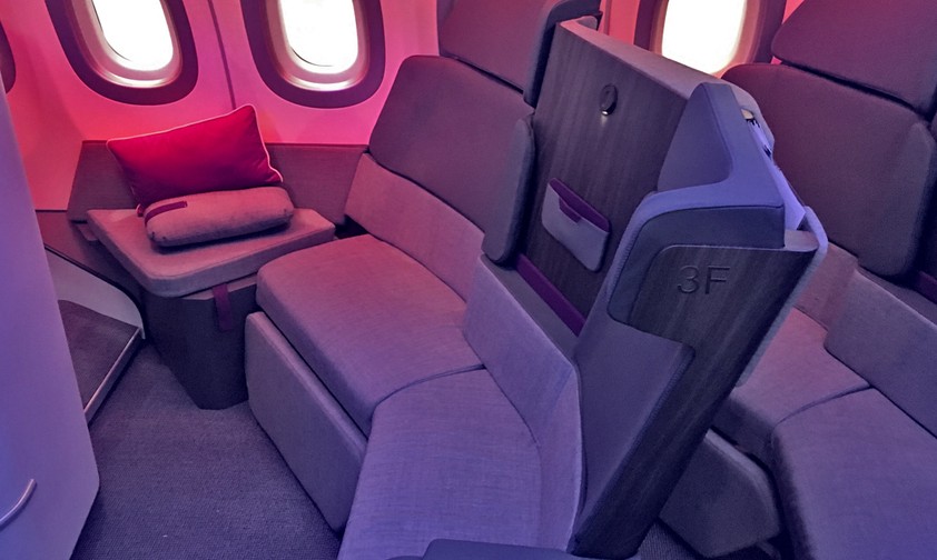 Airbus Settee Corner: Sofa statt ausfahrbarer Liegesitz