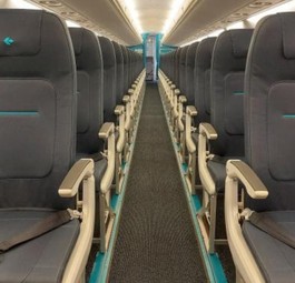 Air-Dolomiti-Kabine: Bald mehr Ähnlichkeit mit den Schwestern.