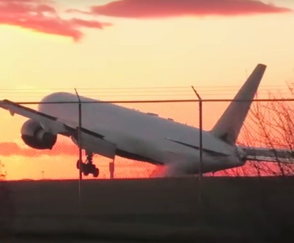 Boeing 777 von Air Canada legt spektakuläre Landung hin