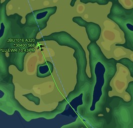 Knapp vorbei - wackelig war es wohl dennoch: Airbus A320 von Jetblue auf dem Weg nach New York.