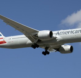 Boeing 787 von American Airlines: Einige Dreamliner brauchen Flügelinspektionen.