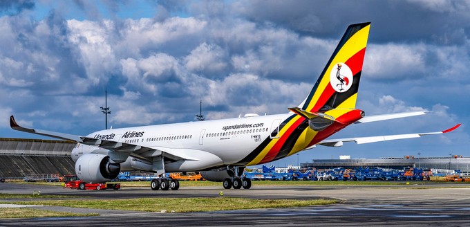 Uganda Airlines hat zwei Airbus A330-800. Sie bietet ...