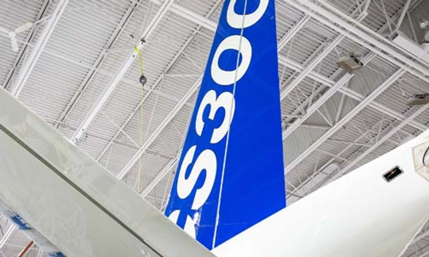 Leitwerk der ersten CS300: Hergestellt wird das Bauteil in Italien.