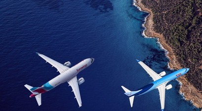 Flugzeuge von Eurowings und Tui über einer Küste (Montage): Urlaubsnachholfbedarf.