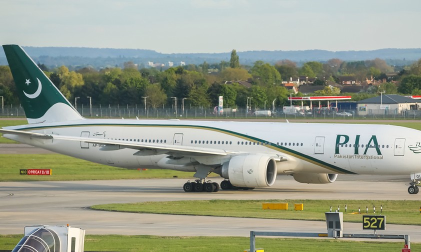Pakistan International Airlines, kurz PIA, war 2006 Erstkundin des neuen Ultralangstreckenflugzeuges.
