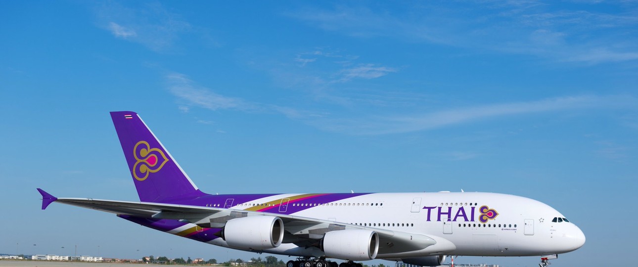 <strong>Thai Airways:</strong> Anfang 2021 beschloss die angeschlagene Thai Airways, dass der A380 auch nach der Pandemie <a href="https://www.aerotelegraph.com/thai-airways-beendet-kapitel-a380-a330-und-747">nicht in den Liniendienst zurückkehren</a> wird. Angesichts der steigenden Nachfrage prüft die Fluggesellschaft mittlerweile aber zumindest wieder, ob eine <a href="https://www.aerotelegraph.com/auch-thai-airways-denkt-ueber-a380-comeback-nach">Superjumbo-Rückkehr nicht doch eine Option</a> sein könnte. Thai Airways hat sechs A380, wovon zwei zum Verkauf ausgeschrieben sind.