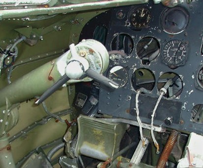 Blick ins Cockpit der 1943 produzierten C-47.