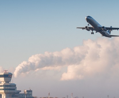 Flieger kurz nachdem Start: Die Luft wird buchstäblich dünner.