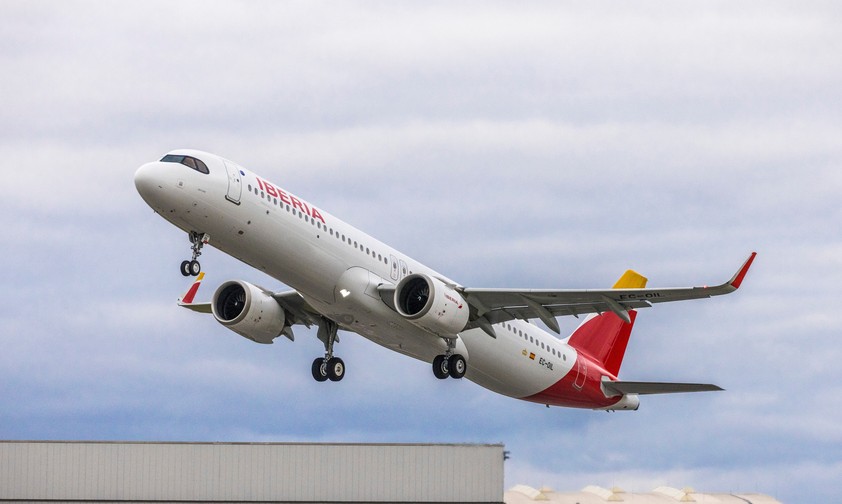 airbus a321 xlr iberia ec oil