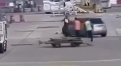 Mann auf dem Vorfeld in Paris: Mitarbeitende des Airports konnten ihn stoppen.