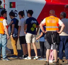 Reisende steigen in einen Flug von Sevenair: Die Regionalairline hat ihre Linienflüge in Portugal eingestellt.