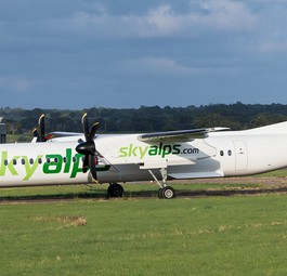 Die neue Dash 8 von Sky Alps: Sie trug früher das britische Kennzeichen G-FLBB.