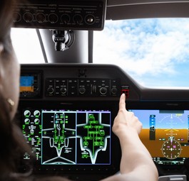 Cockoit der Phenom 300EV: Embraer rüstet das Flugzeug mit Autoland aus.