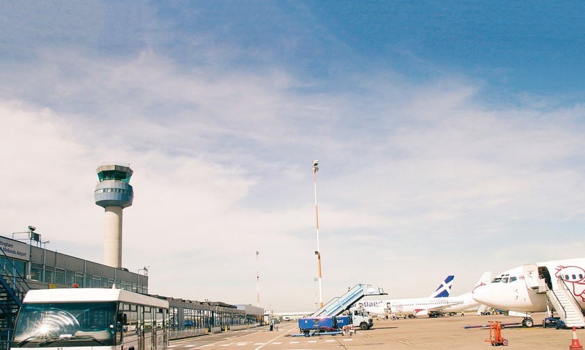 Vorfeld des Flughafen East Midlands: Im Dezember 2024 ereignete sich ein schwerer Vorfall.