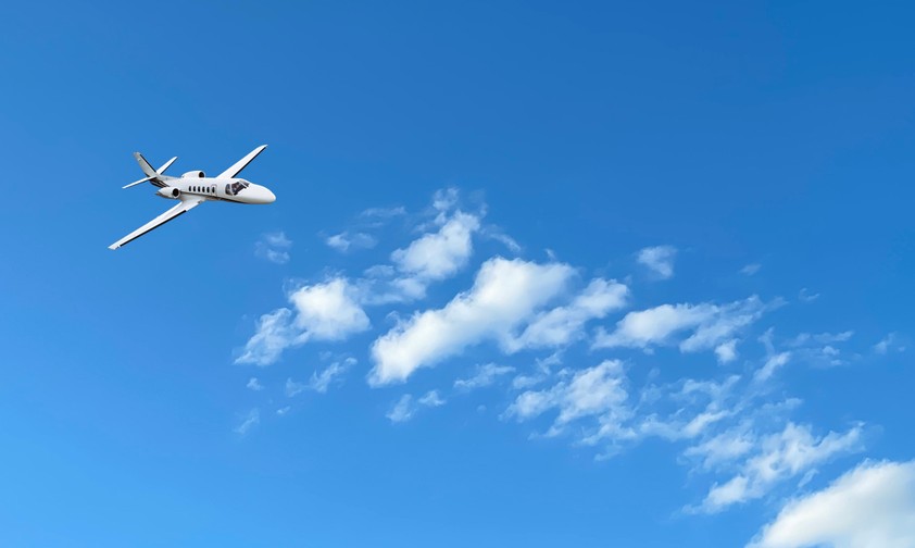 Cessna Citation II am Himmel (Montage): Der Pilot meldete bald Druckprobleme.