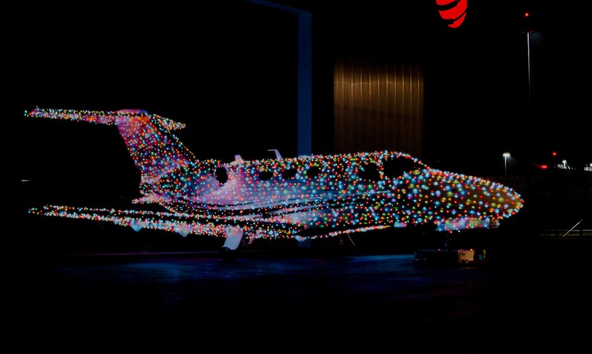 Weihnachtsjet von Globe Air: Über 9000 Lichter.