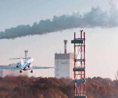 Geschäftsflieger beim Start in Bremen: Manager auf dem Weg zum nächsten Milliarden-Deal?