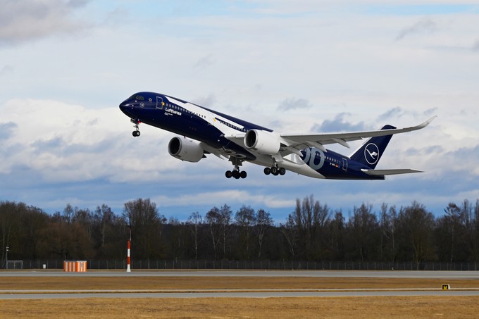 Auch der Airbus A350-900 ...