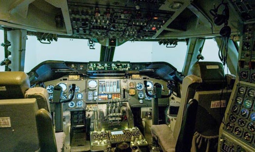 Einmal die Air Force One steuern