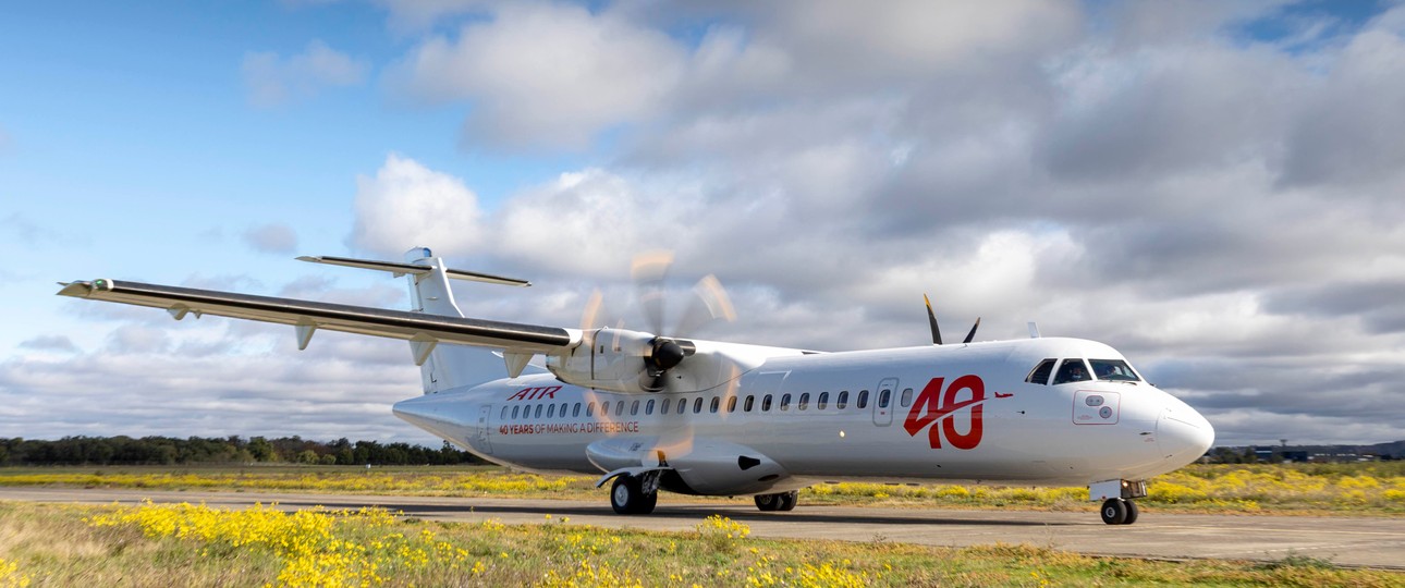 Zum Jubiläum hat ATR einer ATR 72 eine spezielle Lackierung verpasst.