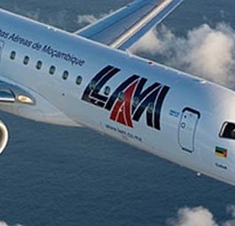 Embraer 190 von LAM: Der Pilot war alleine im Cockpit.