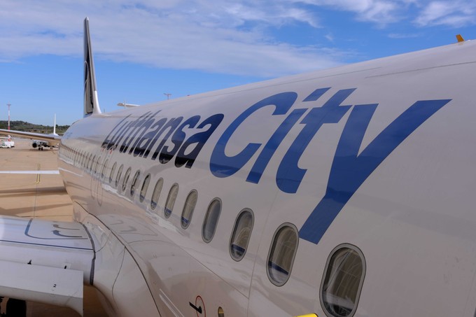 Der Blick von außen auf den Airbus A319.