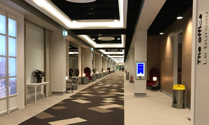 Wie ein nobles Pariser Appartement: Die Lounge Instant Paris bietet viel Platz.