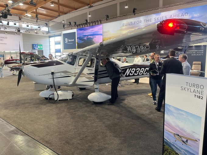 Das aktuellste Model der Cessna Turbo Skylane 182T darf natürlich auch nicht fehlen.
