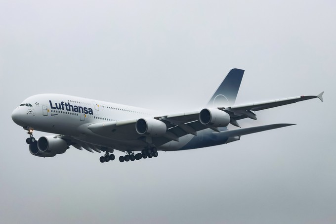 Der erste generalüberholte Rückkehrer: Der Airbus A380 mit dem Kennzeichen ...